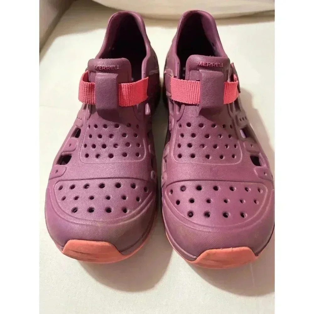 Merrell Girl’s Hydro Canyon in Pink/Berry size Big Girl 4